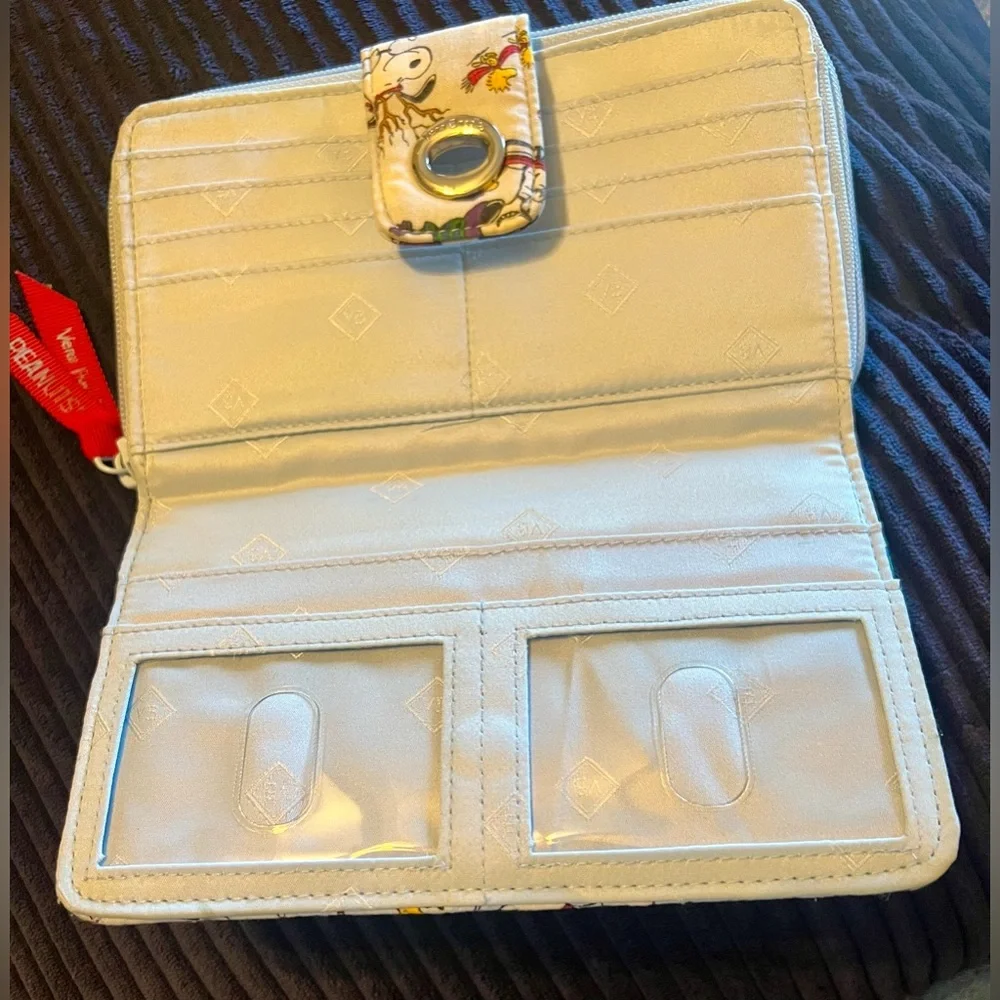 Vera Bradley
Peanuts® RFID Turnlock Wallet in Ski Jump Snoopy - Picture 5 of 7